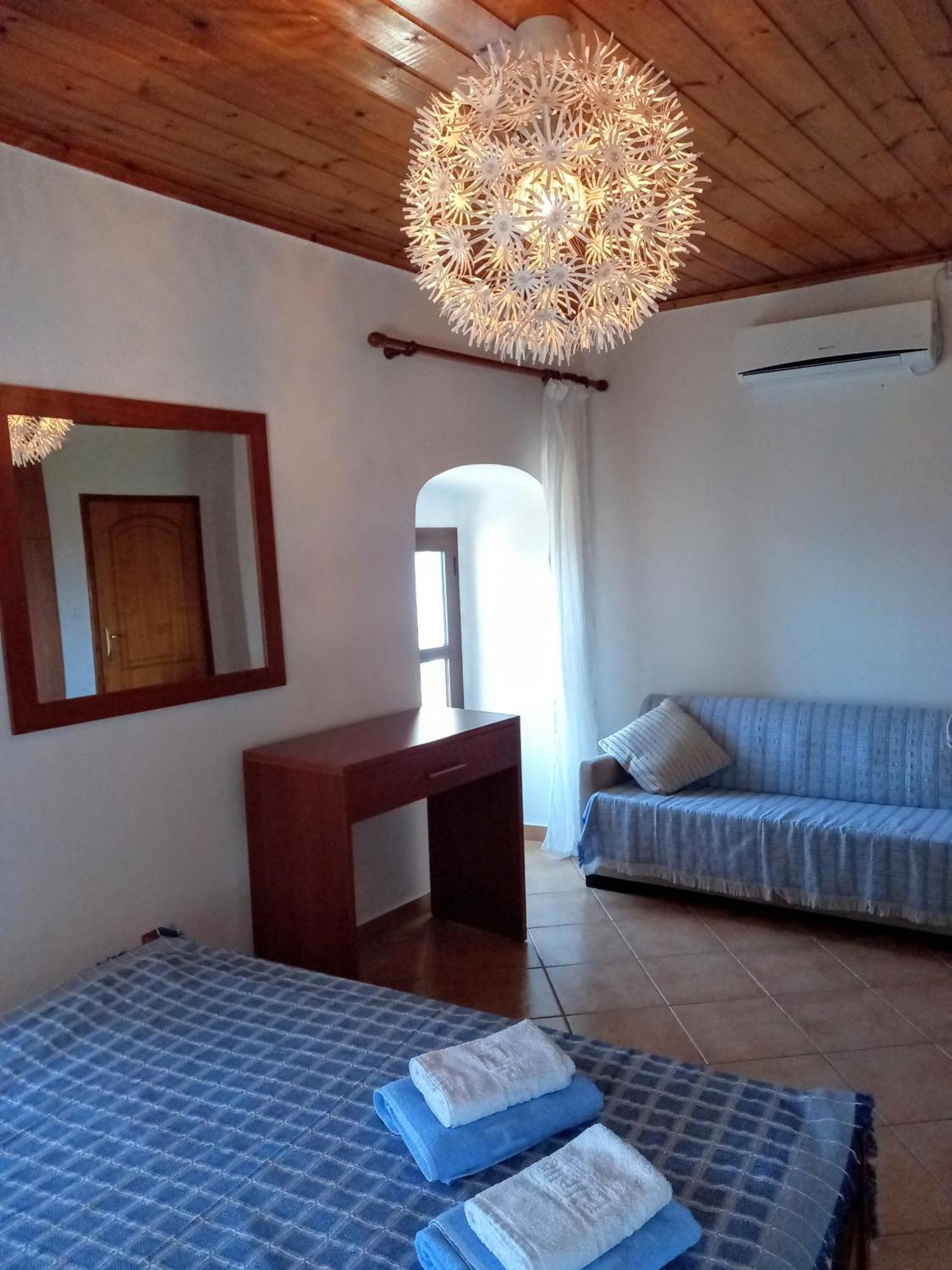 Amphora Guesthouse هيماري الغرفة الصورة